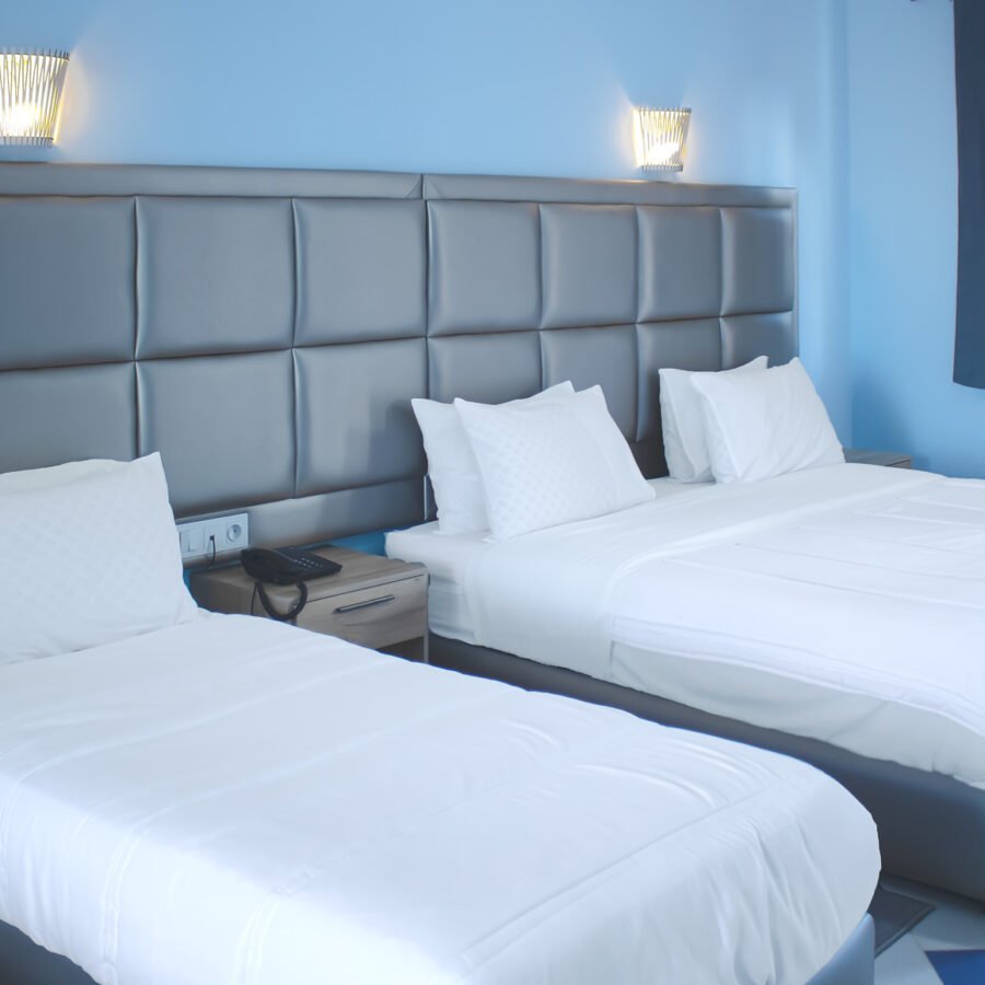 Family Suite (2 Adults + 1 Child)